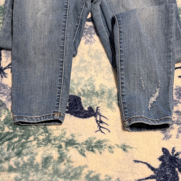 Judy Blue Light Blue Skinny Jeans - Picture 3 of 4